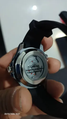 Relógio Omega Seamaster Diver 300m - Pulseira de Borracha (Preto)