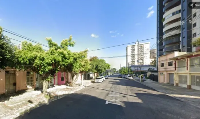 Terreno comercial e residencial na Travessa Nove de Janeiro em São Brás.