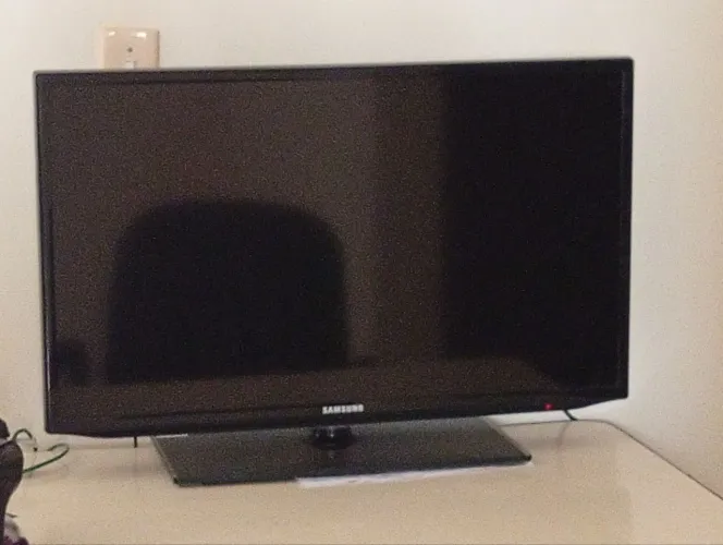 Tv monitor Samsung LED 32 polegadas com defeito