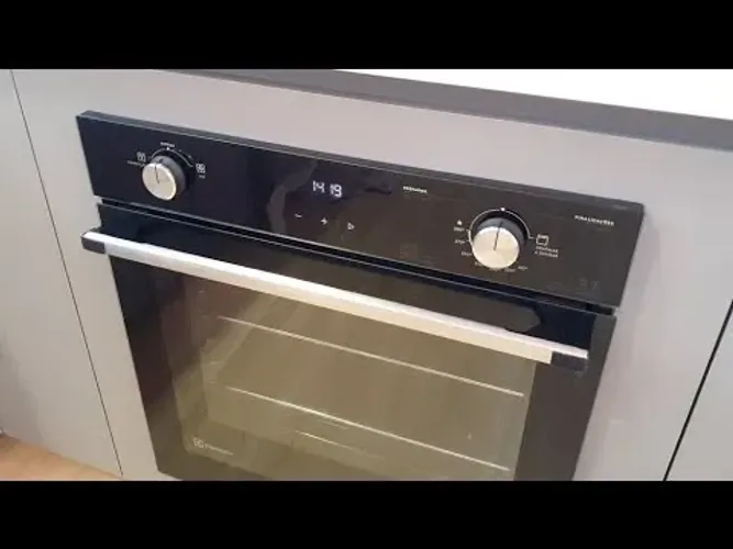 Forno de Embutir Electrolux Elétrico 50L Efficient com PerfectCook360 Preto (OE4EH)