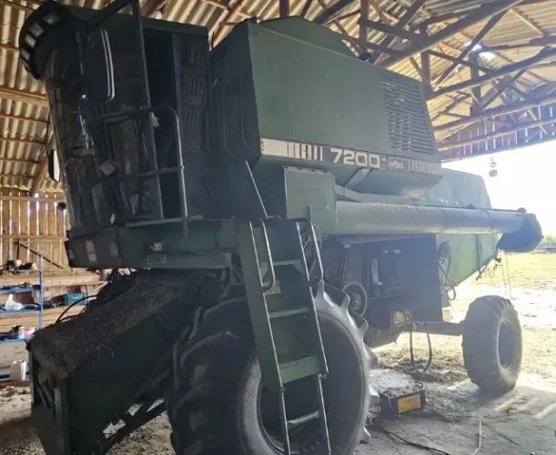 Colheitadeira John Deere 7200