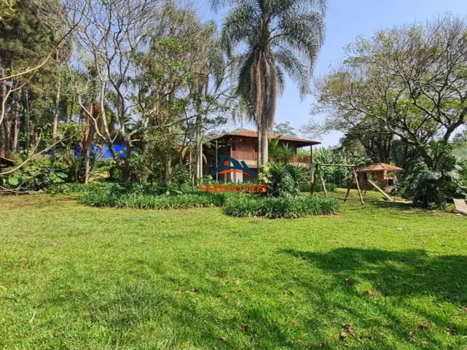 Imóvel comercial de alto padrão na Vila Santo Antônio: 5 quartos, 3 suítes, 4 salas, 15 va