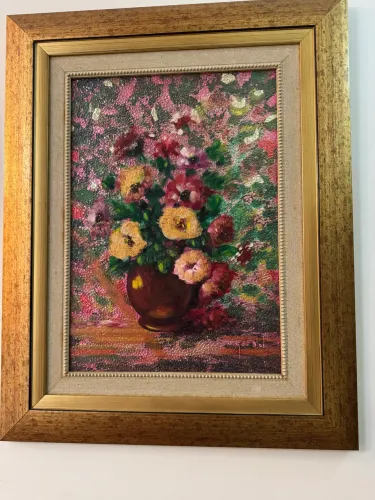 Quadro com moldura dourada 