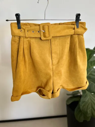 Shorts Veludo P Amarelo Pop Me