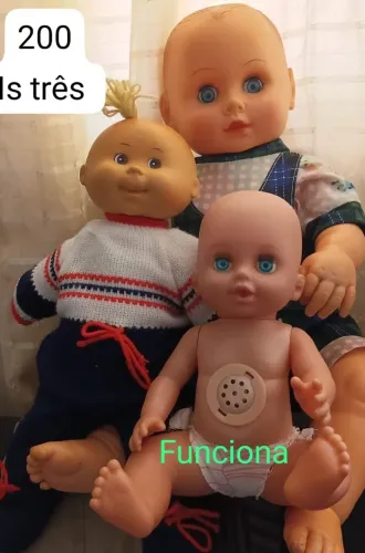 Bonecas antigas usadas