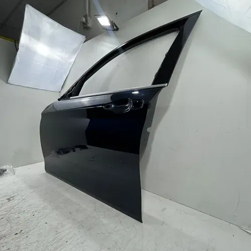 Porta Dianteira Esquerda Bmw 120i 2013 A 2015 2016 Detalhe Dianteira Esquerda Azul