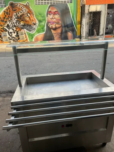 Self-service refrigerado em aço inox com cobertura de vidro