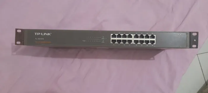 Switch Gigabit 16 portas TL-SG1016 de montagem em rack