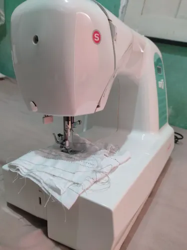 Troco ou vendo máquina de custura Singer