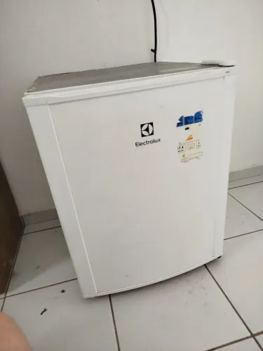 Frigobar Eletrolux 47L 220V