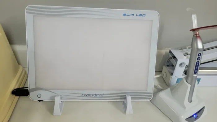 Negatoscopio SLIM LED Essence Dental<br>Valor: 250,00