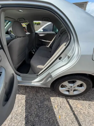 Toyota Corolla GLI 1.8 Flex 16V Aut. 2012
