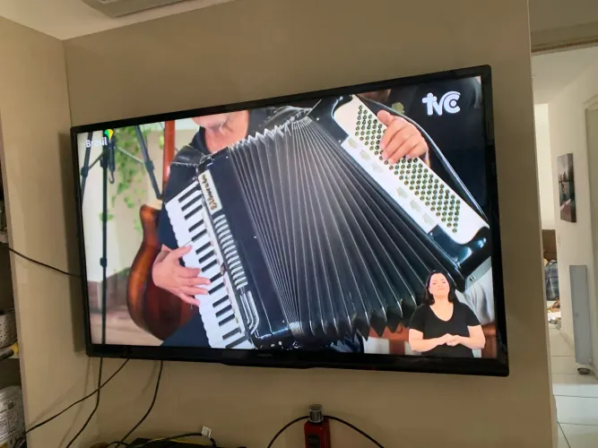Vendo TV Philips 46 polegadas
