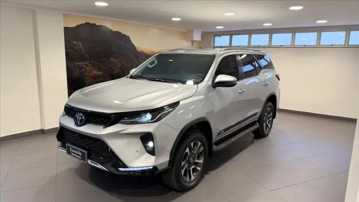 Toyota Hilux SW4 4X4 2.8 Diesel 2025