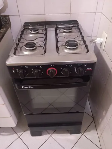 Fogão 4 bocas e Forno