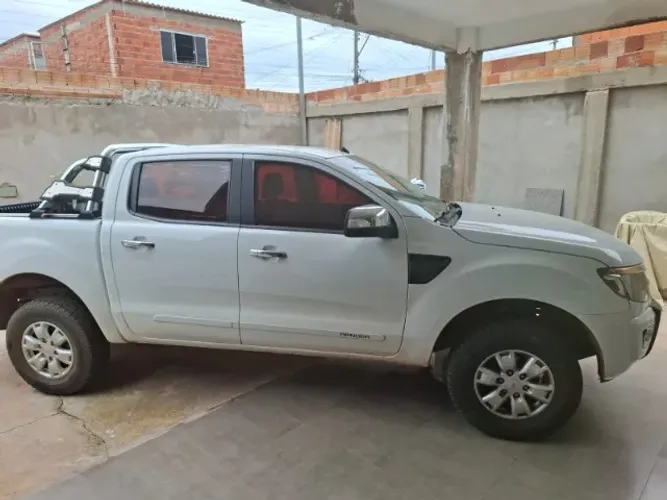 Ford Ranger XLS 2.5 16V 4X2 CD Flex 2015