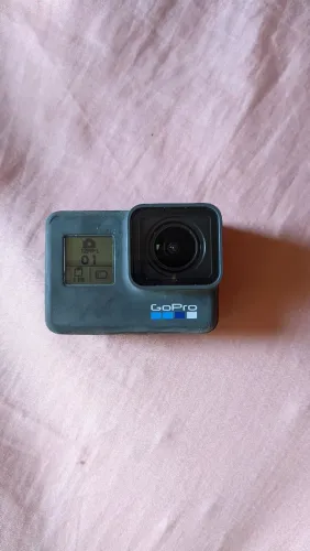 Câmera GoPro Hero 6 Black com assessórios