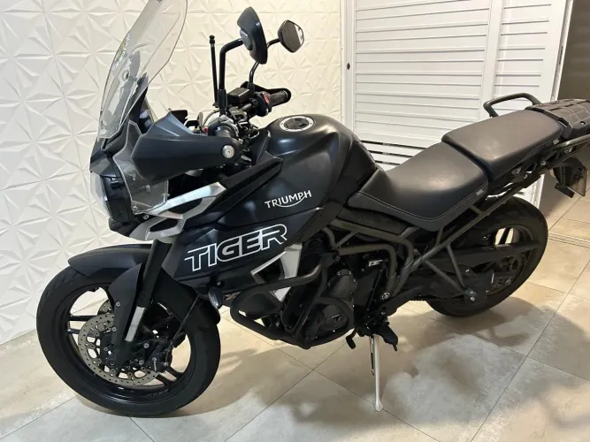 Vendo ou troco por carro no mesmo valor