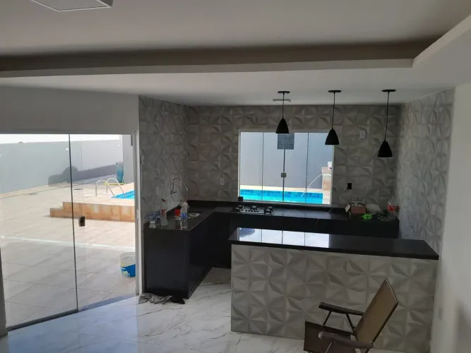 Casa com piscina 4 minutos do Park shopping
