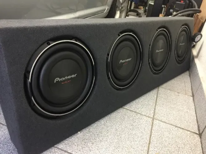 "Caixa Selada com  Subwoofer Slim Pioneer 10 Ideal para L200"