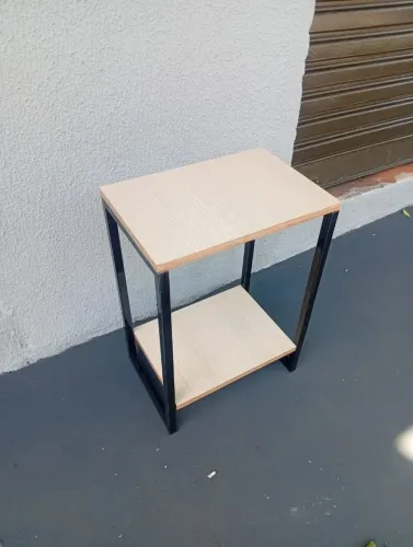 Mesinha de cabeceira