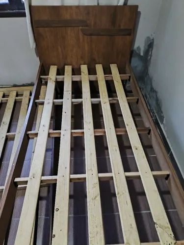 Bi cama (não acompanha colchões)