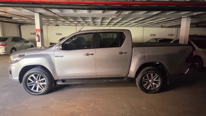Toyota Hilux CD SRV 4X4 2.8 TDI Diesel Aut. 2020