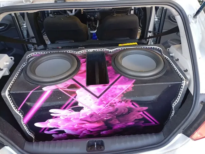 Vendo som automotivo junto ou separado.