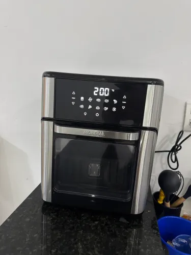 Vendo uma Airfry mondial apenas 1 mês de uso 450 motivo tou indo embora