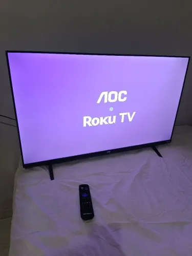 Vendo TV Roku 43 polegadas 3 meses de uso