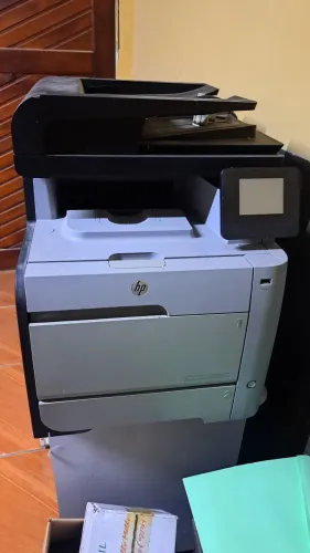 Impressora laser com defeito