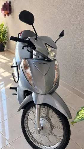 BIZ 125 ES ano 2015