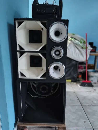Vende-se som alto motivo