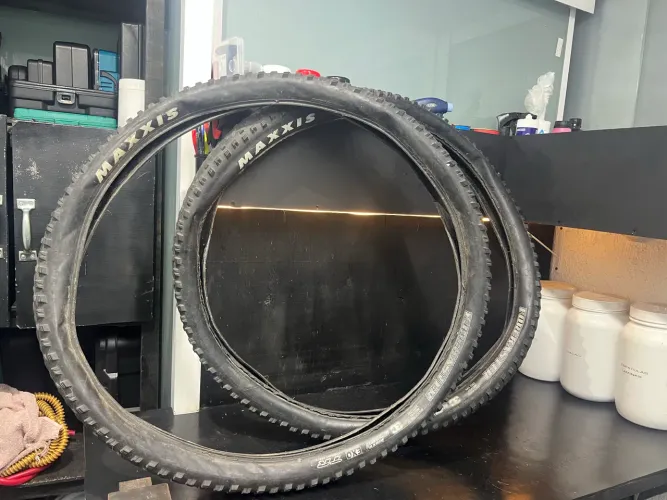 Lote de peças para bicicleta pneu maxxis