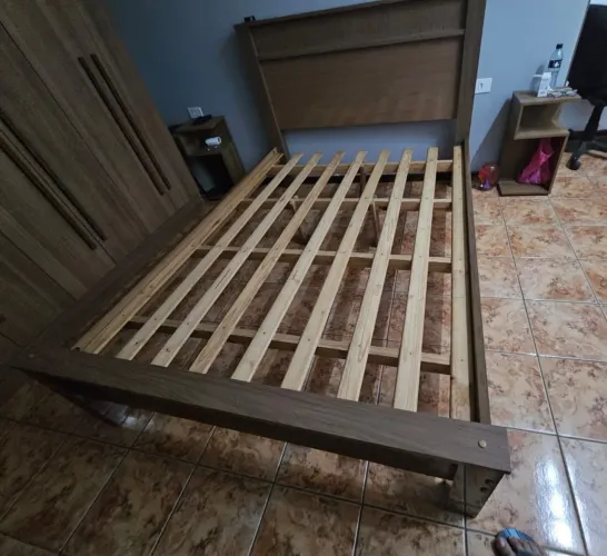 Cama com cabeceira - sem colchão