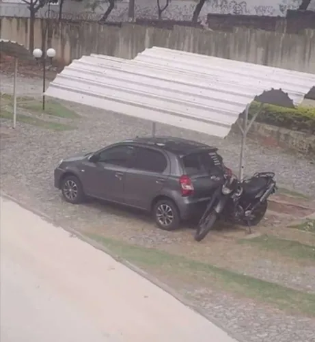 Aluga-se vaga de garagem em condomínio bairro Piratininga