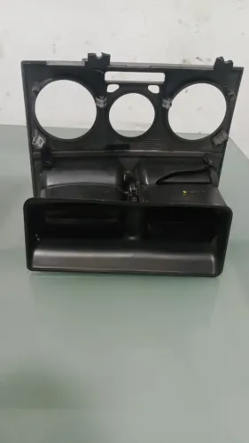 MOLDURA CENTRAL FIAT PALIOWEKEND/PALIO/SIENA/STRDA ORIGINAL COM DETALHES