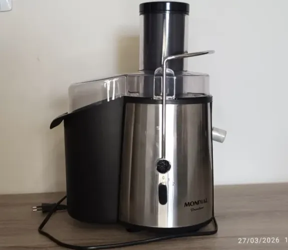 Centrífuga de Frutas Mondial Premium 127V 700W