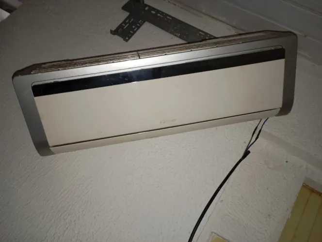 Vendo sofá 2 lugares retrátil e reclinável, ar condicionado 7 BTUs, máquina de lavar roupa