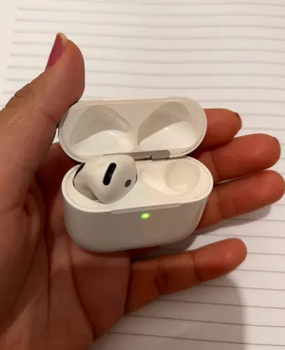 ? Vendo AirPods 4 com cancelamento de ruído ? incompleto