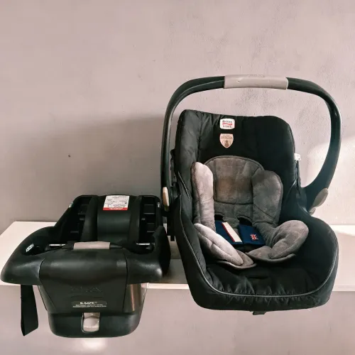 Bebê conforto Britax de 0 até 13kg com base ara carro Isofix Higienizado