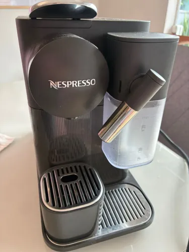 Cafeteira Nespresso Latissima One