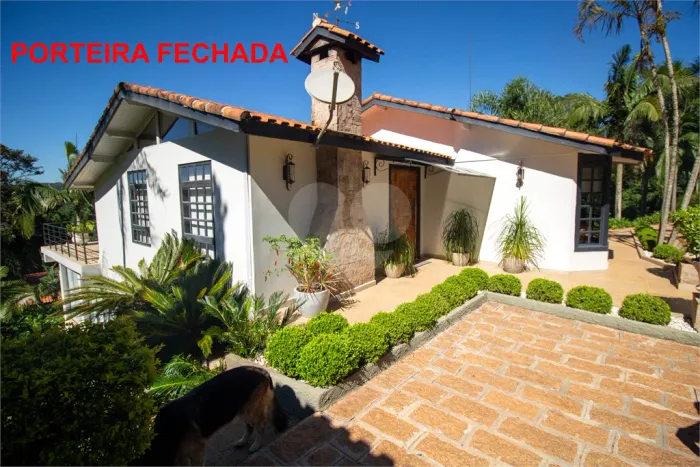Casa de Alto Padrão na Estrada do Vinho em São Roque