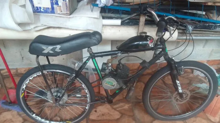 Vendo ou troco bike motorizada.