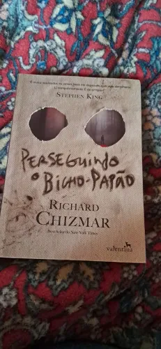 Livro perseguindo o Bicho-Papão