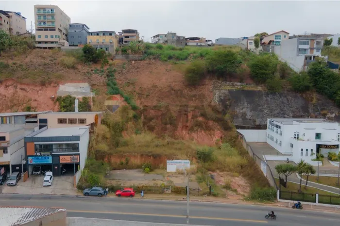 Terreno Comercial com 1.218m² em Juiz de Fora/MG