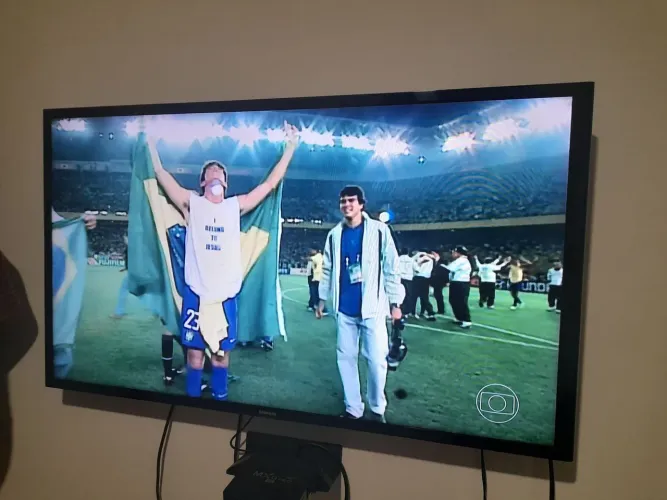 Vende-se uma TV Samsung 42 polegadas