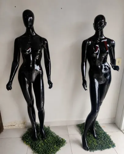 2 manequins de fibra