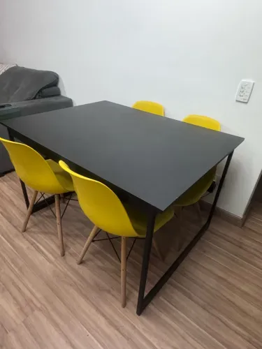 Mesa de Jantar com 4 cadeiras