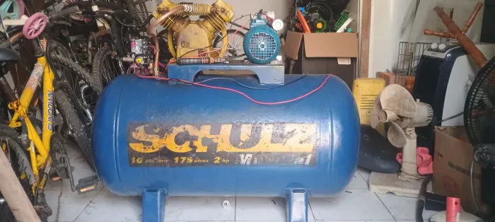 VENDO COMPRESSOR, MARCA SCHULZ 175 LITROS 2HP